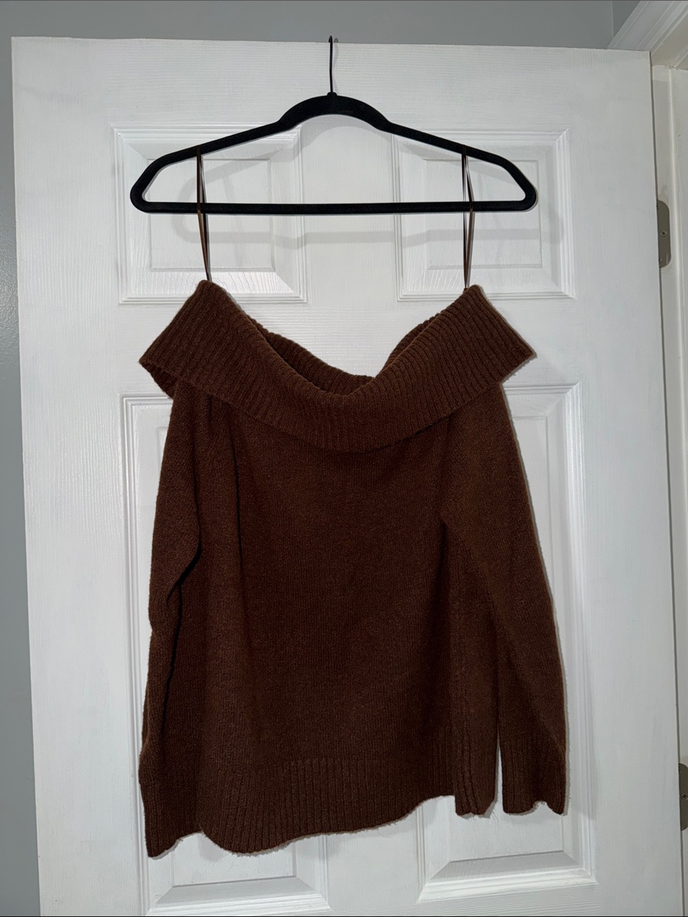 Montgomery Post Zuri Off-Shoulder Brown Women’s Sweater